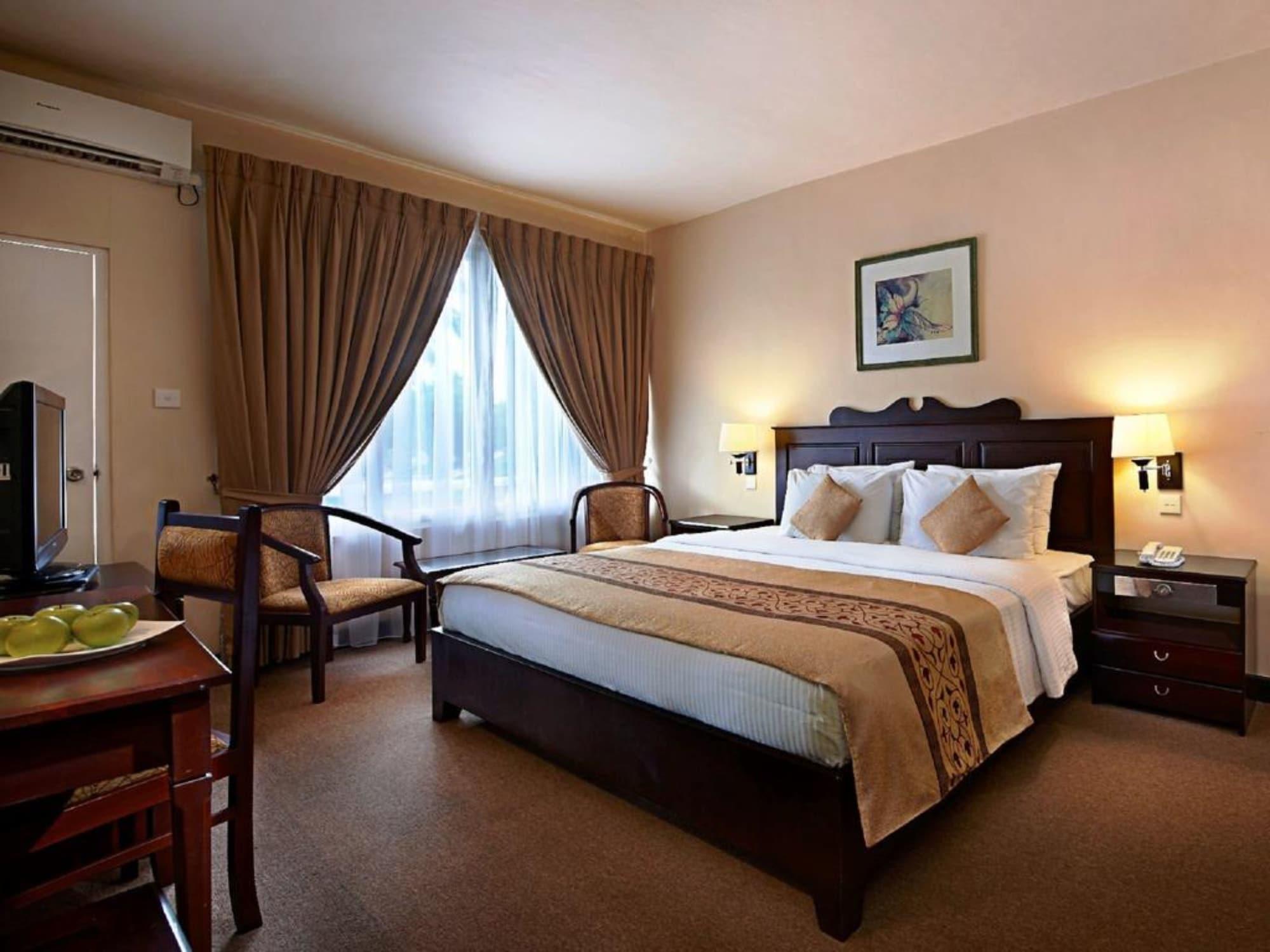 Berjaya Hotel Colombo Dehiwala-Mount Lavinia Екстериор снимка