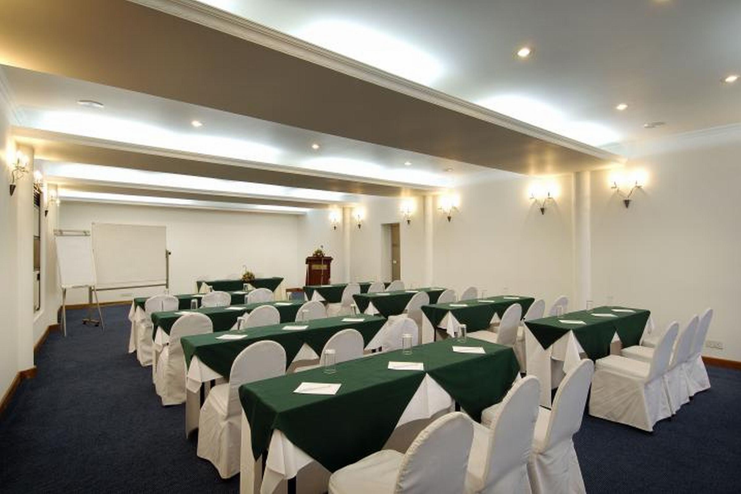 Berjaya Hotel Colombo Dehiwala-Mount Lavinia Екстериор снимка