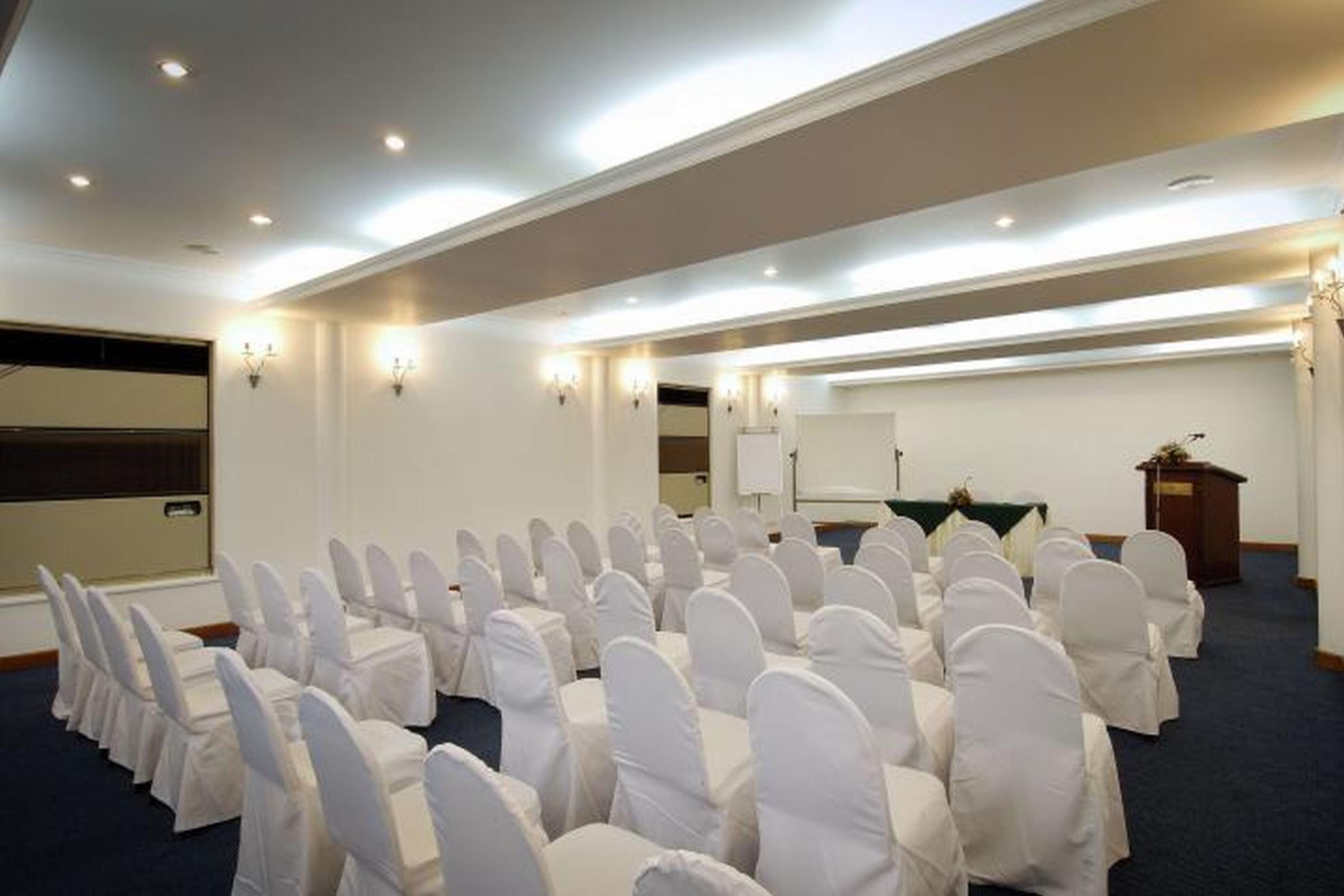 Berjaya Hotel Colombo Dehiwala-Mount Lavinia Екстериор снимка