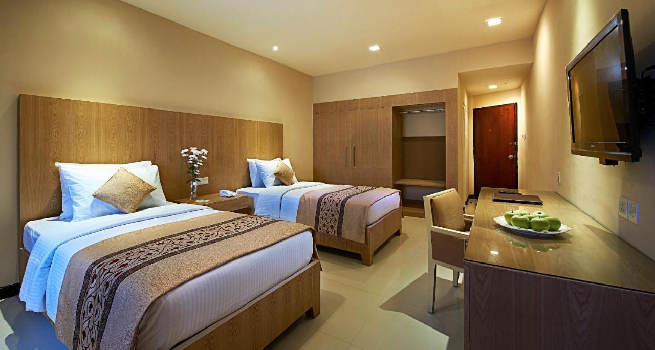 Berjaya Hotel Colombo Dehiwala-Mount Lavinia Екстериор снимка