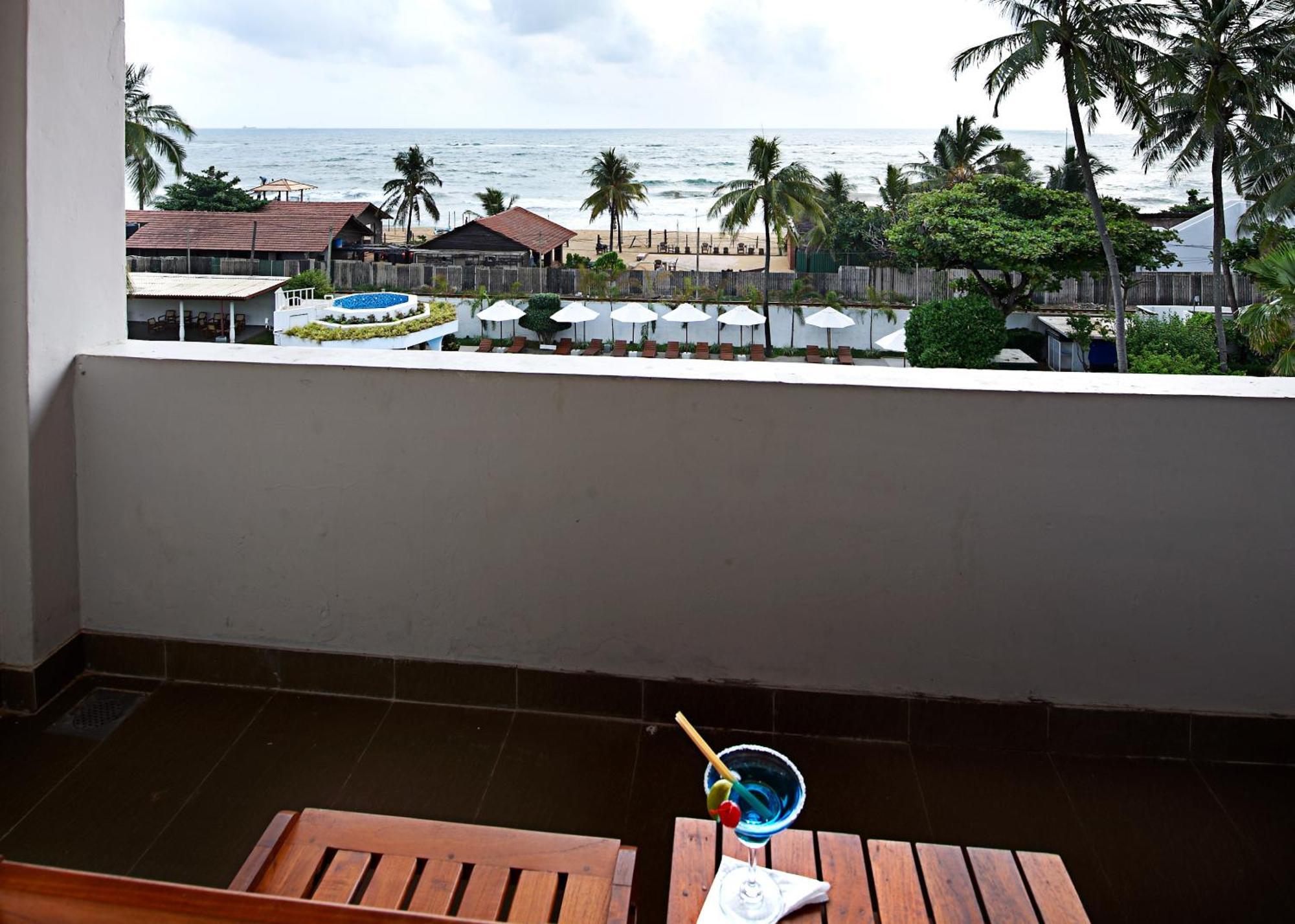 Berjaya Hotel Colombo Dehiwala-Mount Lavinia Екстериор снимка