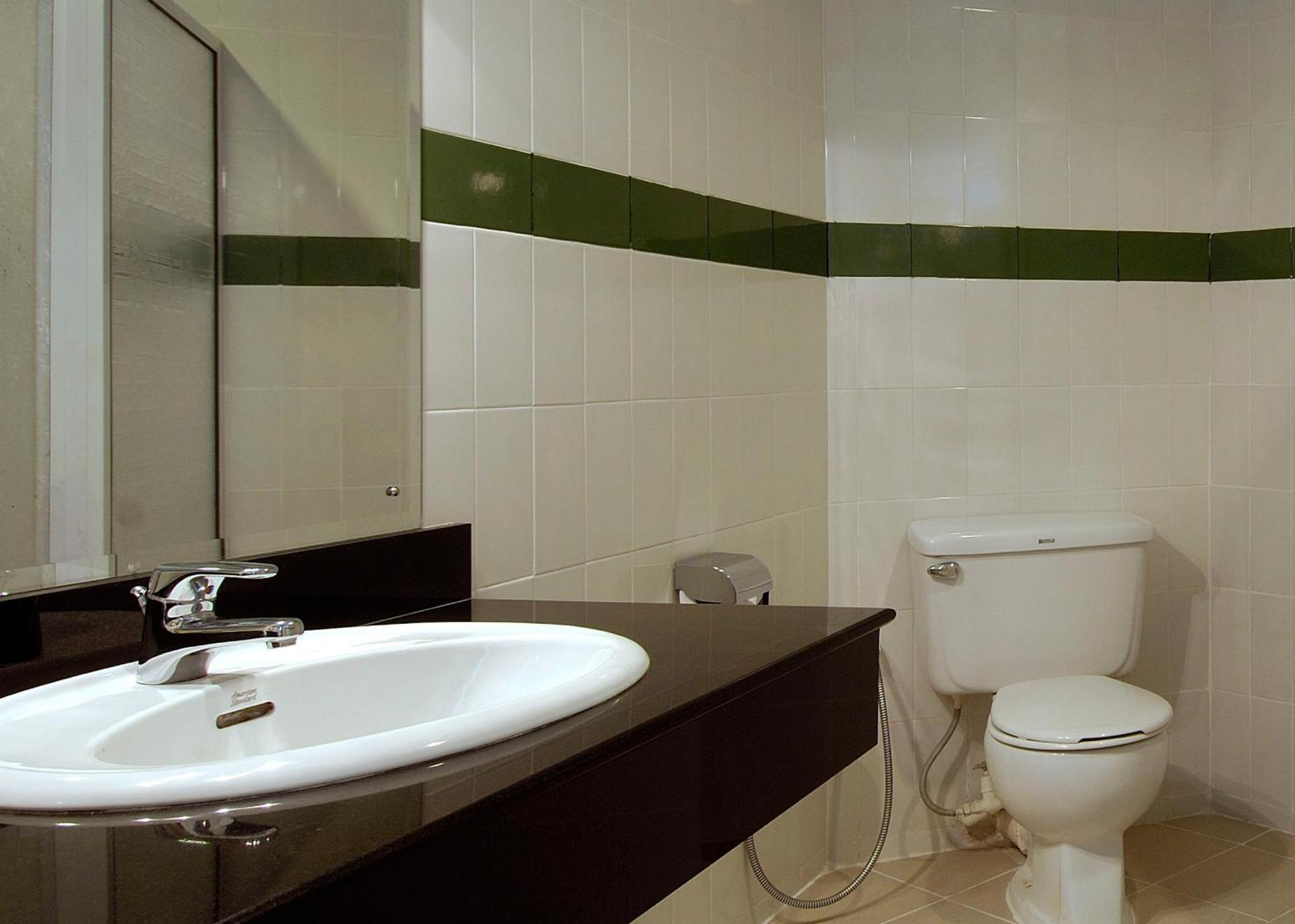 Berjaya Hotel Colombo Dehiwala-Mount Lavinia Екстериор снимка
