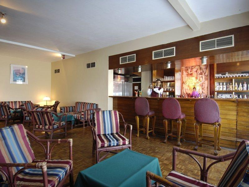 Berjaya Hotel Colombo Dehiwala-Mount Lavinia Ресторант снимка