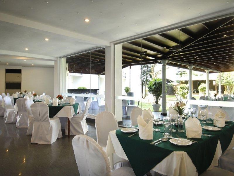 Berjaya Hotel Colombo Dehiwala-Mount Lavinia Екстериор снимка