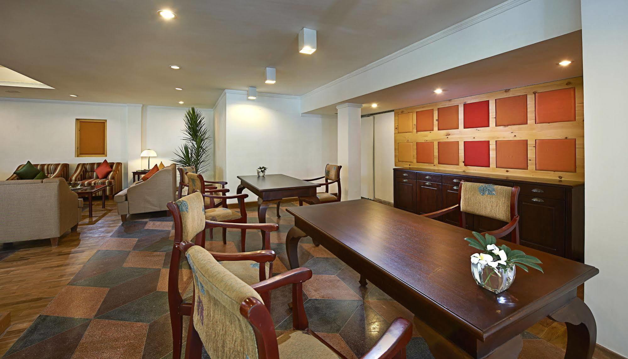 Berjaya Hotel Colombo Dehiwala-Mount Lavinia Екстериор снимка
