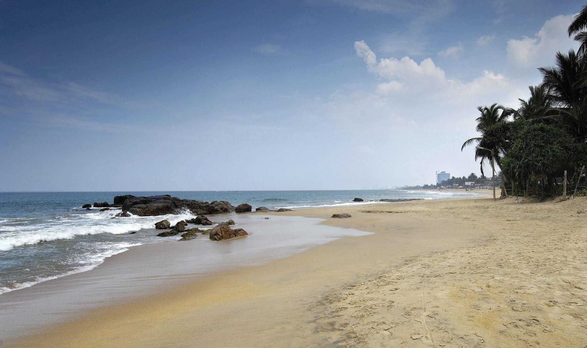 Berjaya Hotel Colombo Dehiwala-Mount Lavinia Екстериор снимка