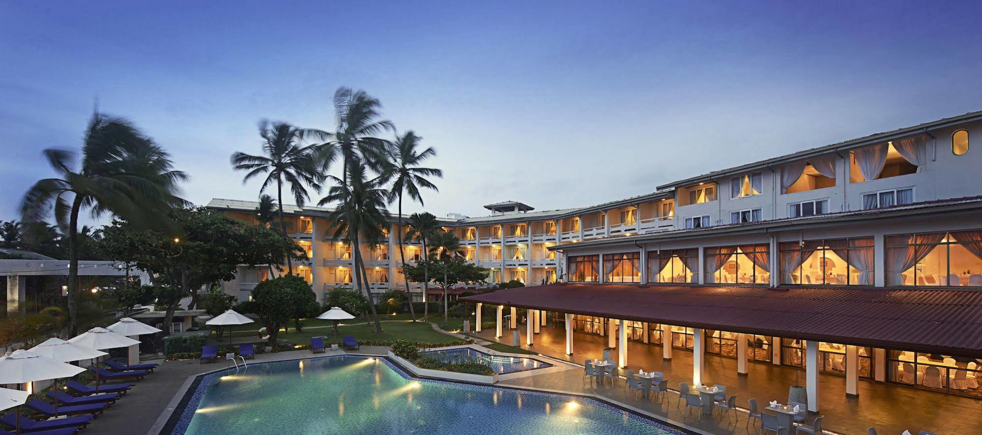 Berjaya Hotel Colombo Dehiwala-Mount Lavinia Екстериор снимка