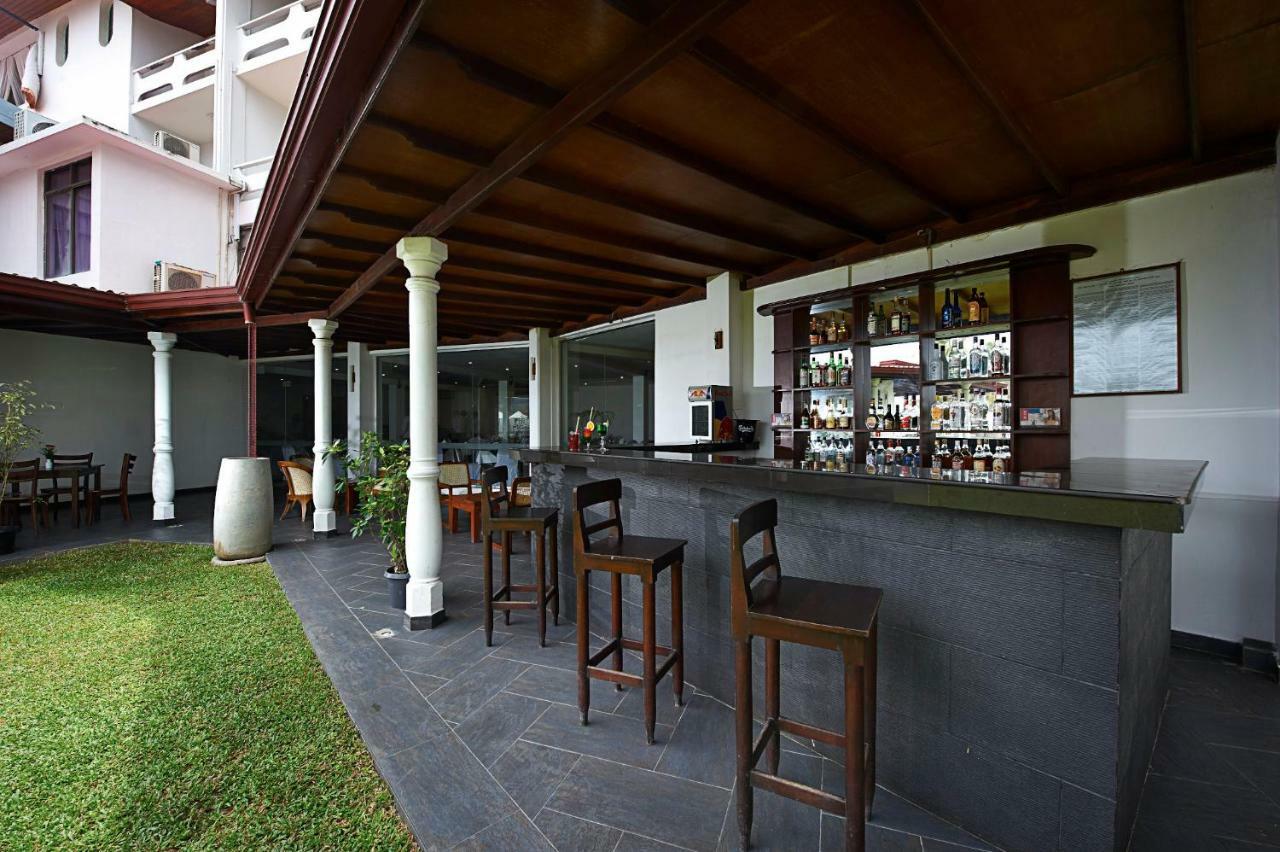 Berjaya Hotel Colombo Dehiwala-Mount Lavinia Екстериор снимка