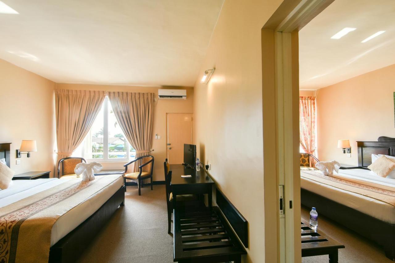 Berjaya Hotel Colombo Dehiwala-Mount Lavinia Екстериор снимка